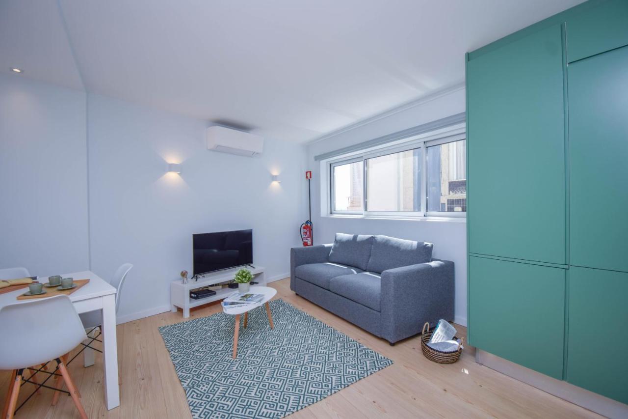 Central & Stylish 2 Bedroom Apartment W/ Balcony Кашкайш Екстер'єр фото