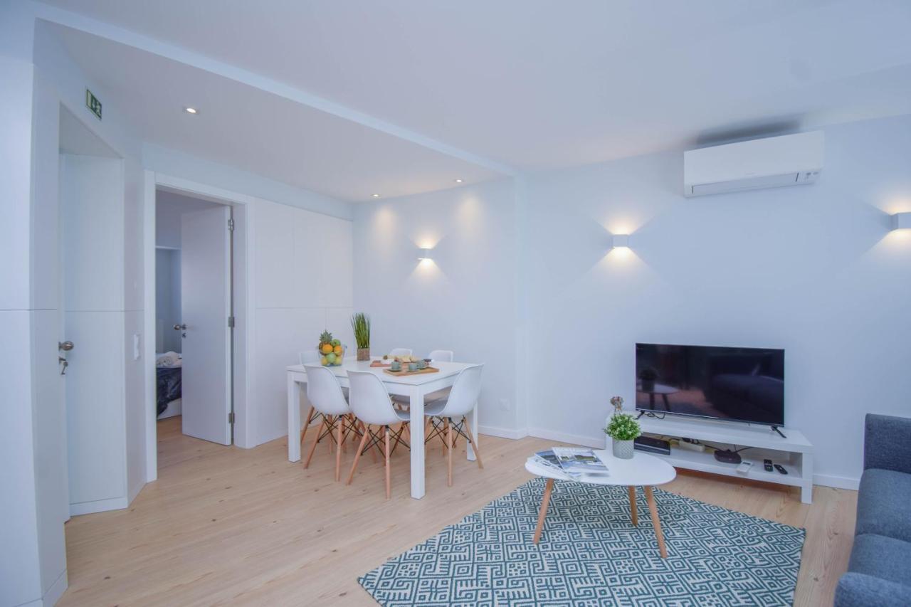 Central & Stylish 2 Bedroom Apartment W/ Balcony Кашкайш Екстер'єр фото